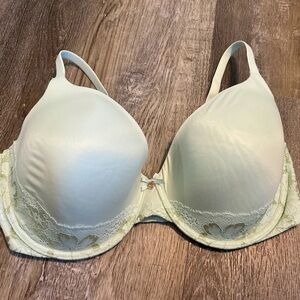 Victoria’s Secret Body by Victoria Bra 38DD